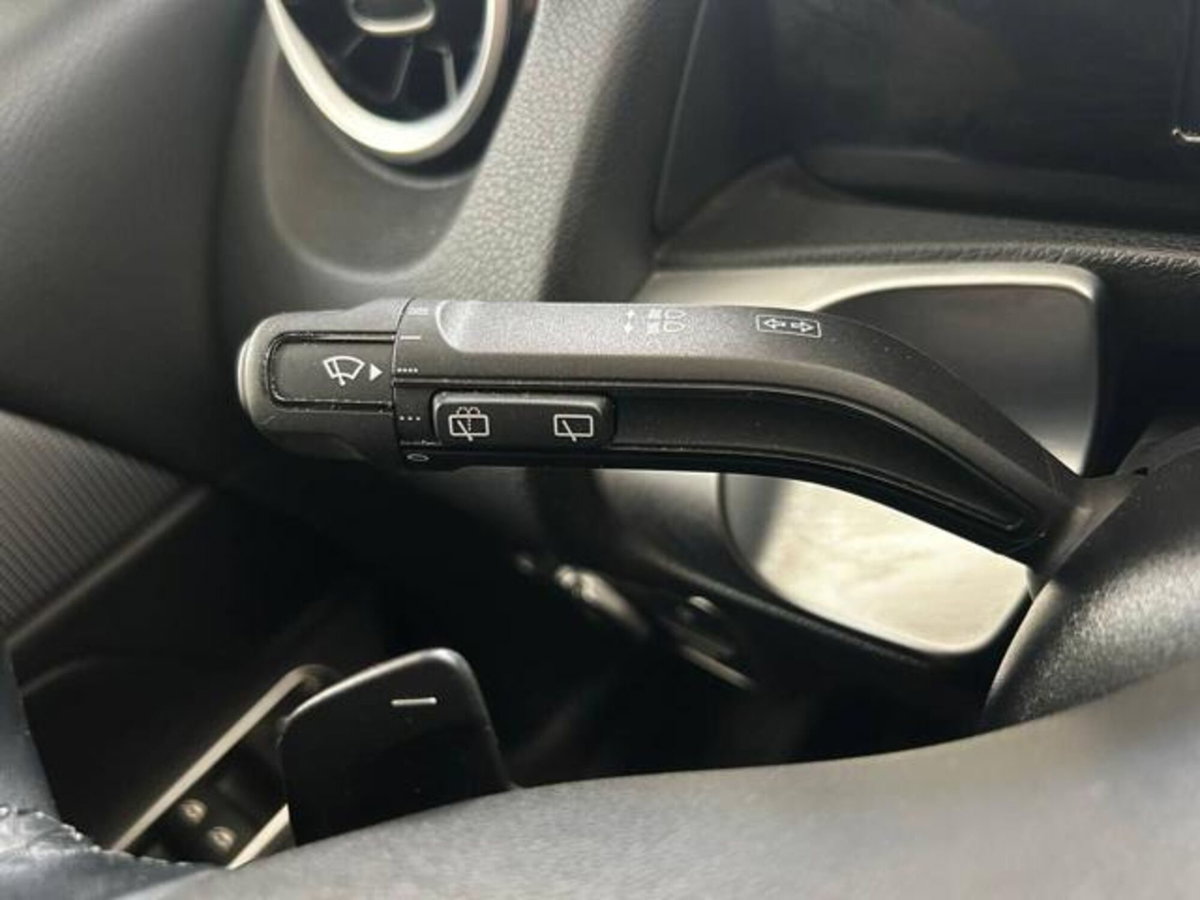 Mercedes-Benz GLB 220 d Automatic 4Matic Sport (17)