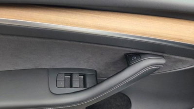 Tesla Model Y rwd (20)