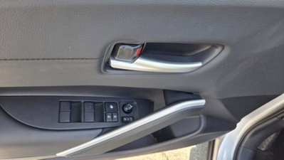Toyota Corolla Cross Hybrid 2.0 Hybrid 197 CV E-CVT Lounge Light (14)