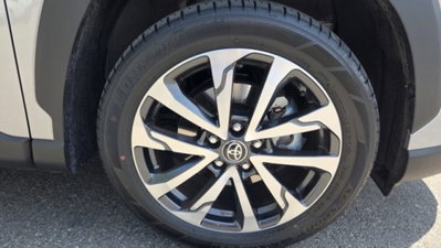 Toyota Corolla Cross Hybrid 2.0 Hybrid 197 CV E-CVT Lounge Light (6)