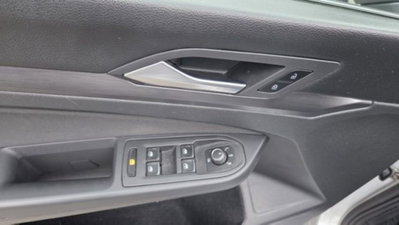 Volkswagen Golf 1.5 eTSI 130 CV EVO ACT DSG Style (18)