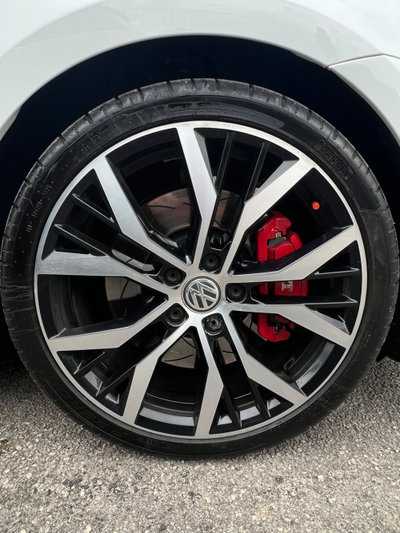 Volkswagen Golf GTI Performance 2.0 245 CV TSI DSG 5p. BMT (14)