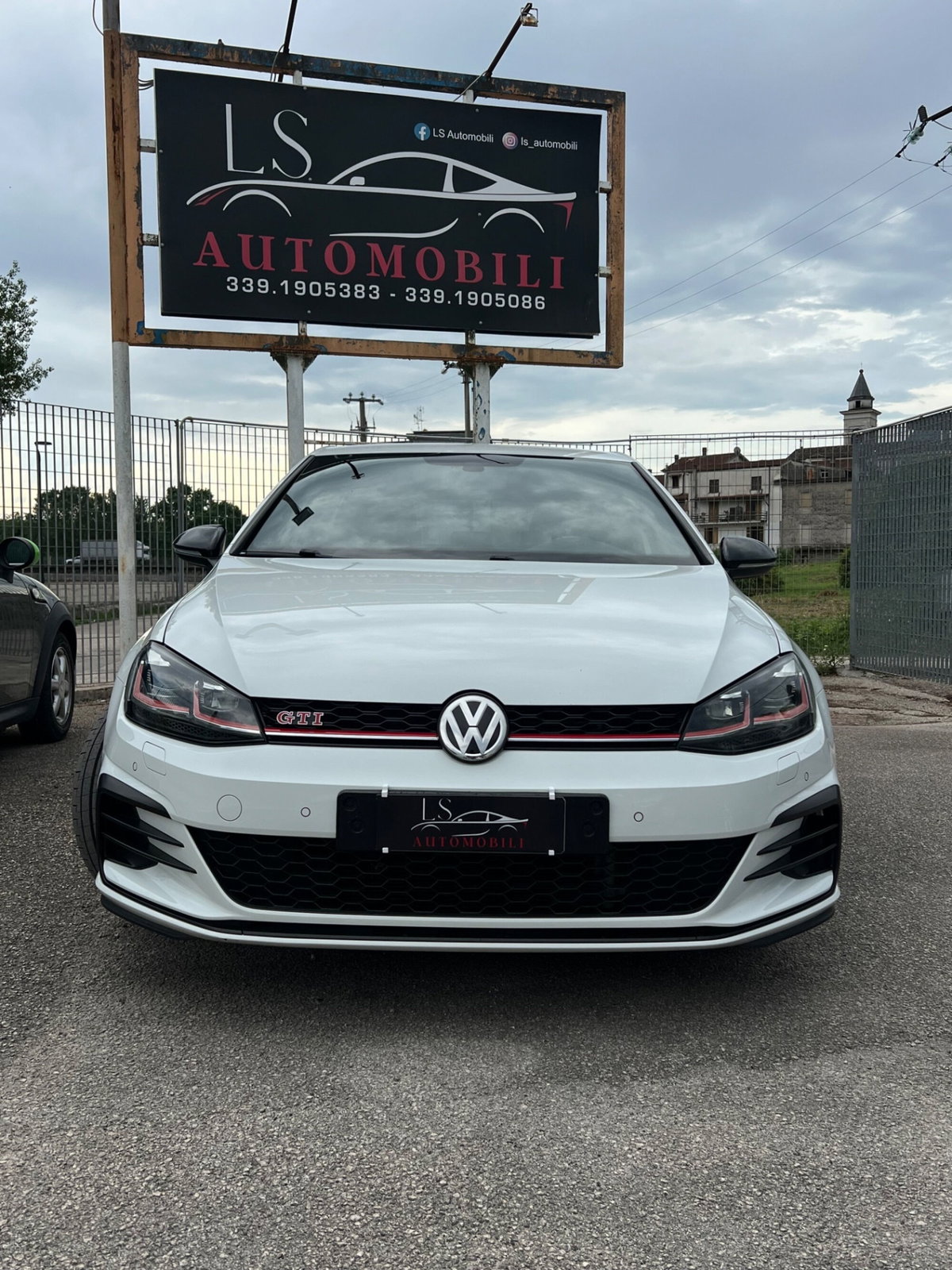 Volkswagen Golf GTI Performance 2.0 245 CV TSI DSG 5p. BMT (2)