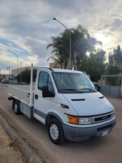 Iveco Daily Telaio 29L10 2.3 Hpi TDI PC Cabinato usata