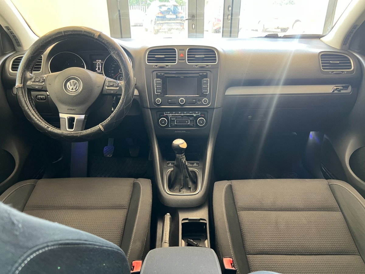 Volkswagen Golf 1.6 TDI DPF DSG 5p. Comfortline (12)