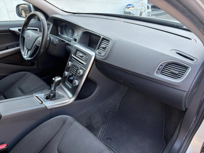 Volvo V60 D3 Momentum Business (10)