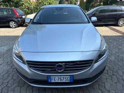 Volvo V60 D3 Momentum Business (2)