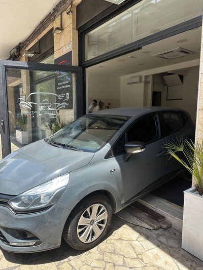 Renault Clio dCi 8V 75 CV 5 porte Moschino Life (3)