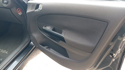 Opel Corsa 1.2 85CV 5 porte GPL-TECH Edition (11)
