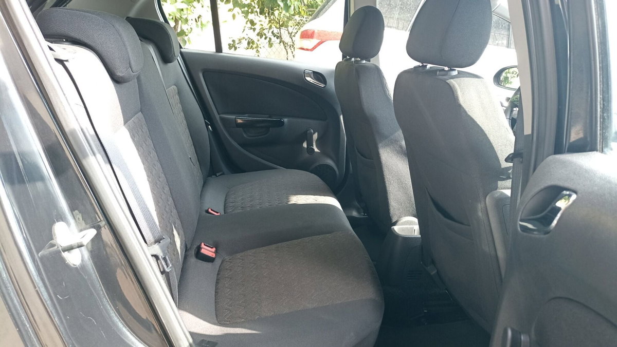 Opel Corsa 1.2 85CV 5 porte GPL-TECH Edition (13)