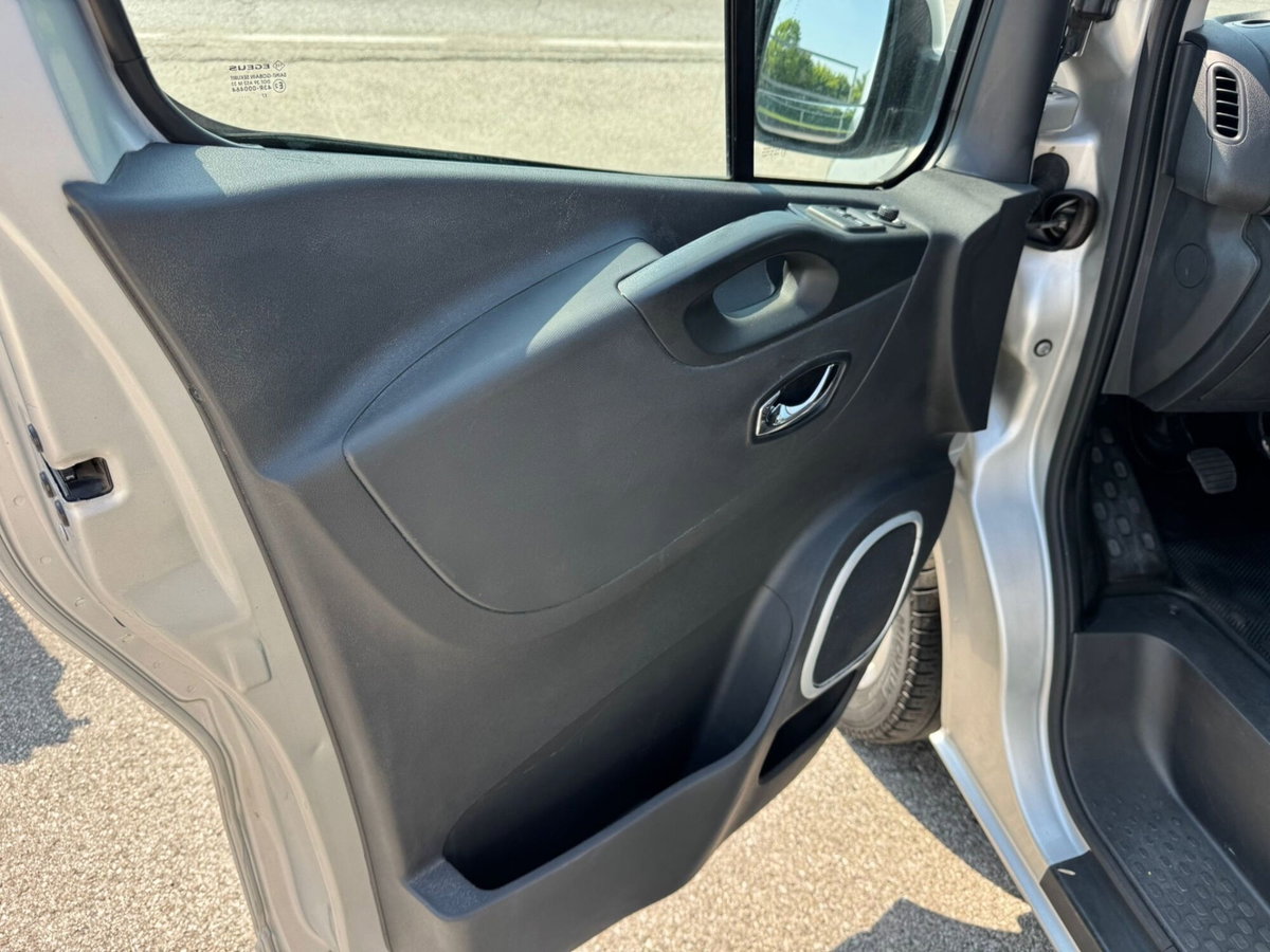 Opel Vivaro Furgone 29 1.6 BiTurbo 145CV S&S PL-TN Combi N1 (9)