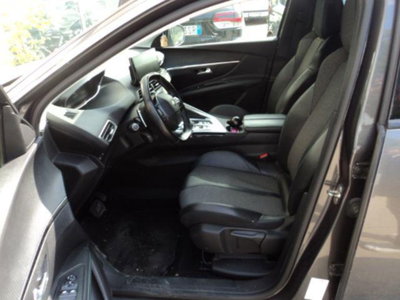 Peugeot 3008 BlueHDi 130 S&S EAT8 GT (10)