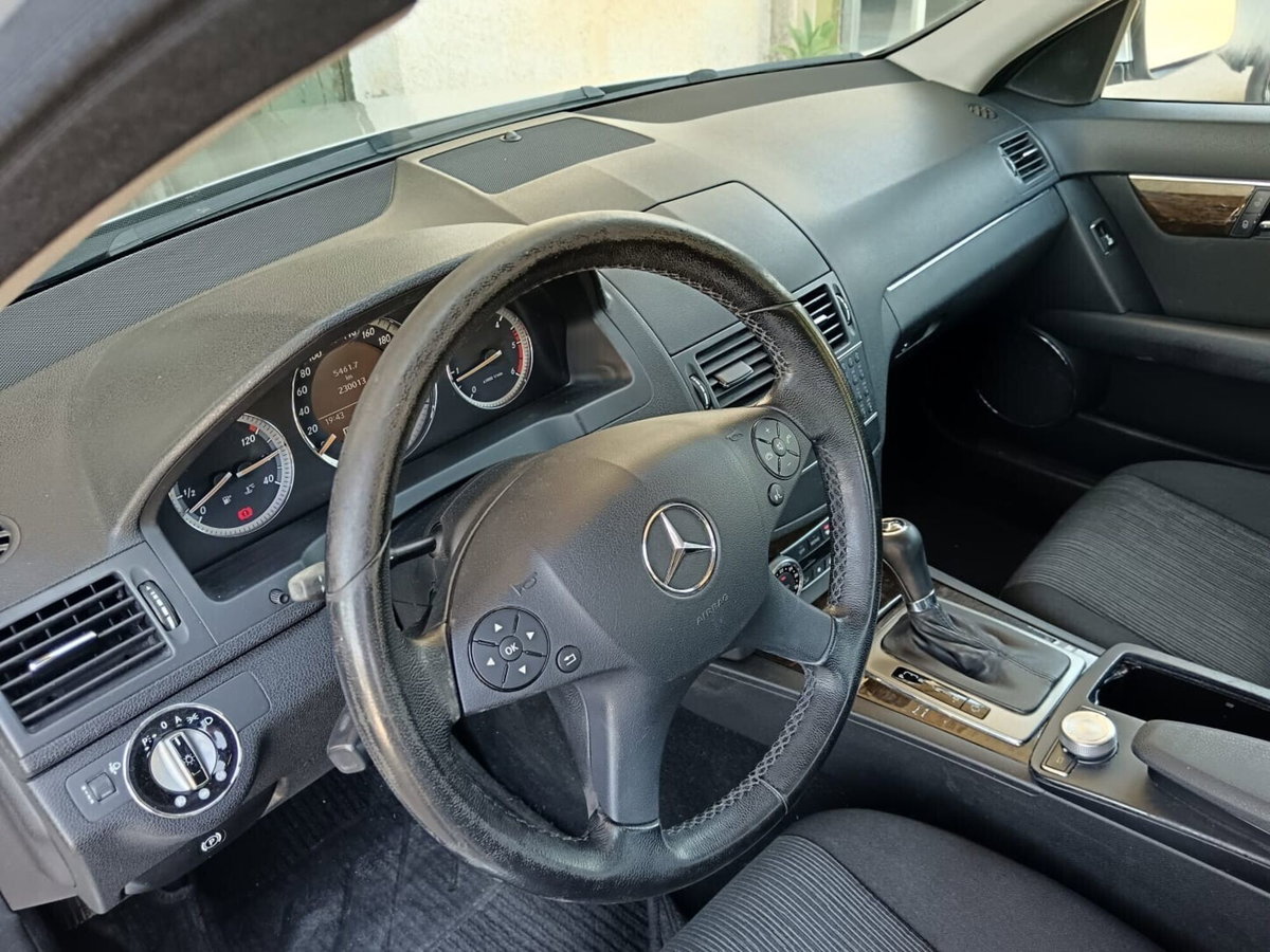 Mercedes-Benz Classe C 220 CDI Elegance (12)