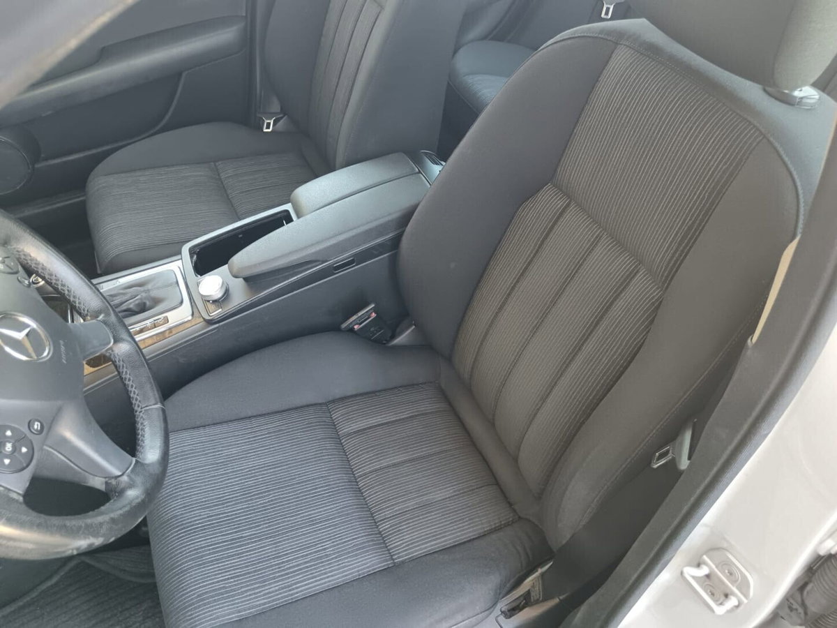 Mercedes-Benz Classe C 220 CDI Elegance (4)
