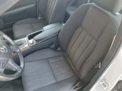 Mercedes-Benz Classe C 220 CDI Elegance (4)