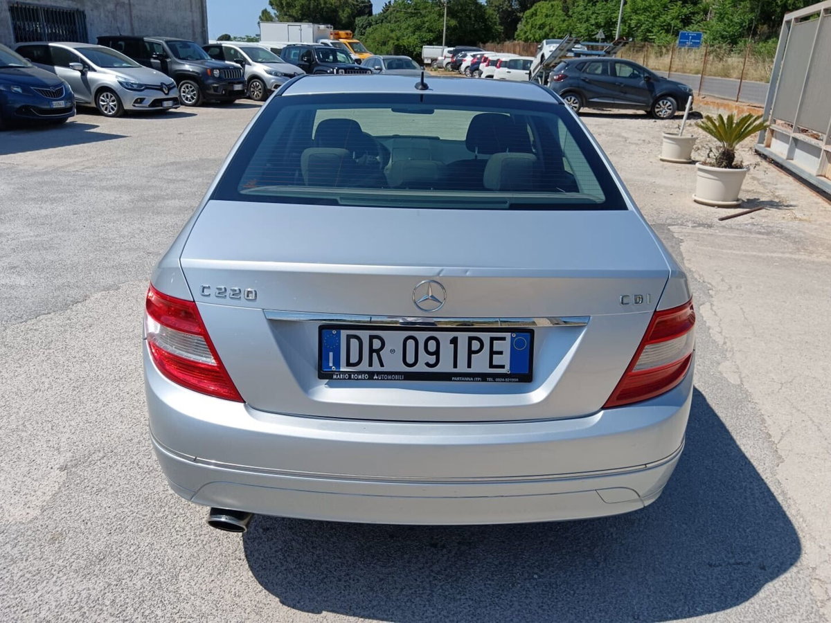Mercedes-Benz Classe C 220 CDI Elegance (7)