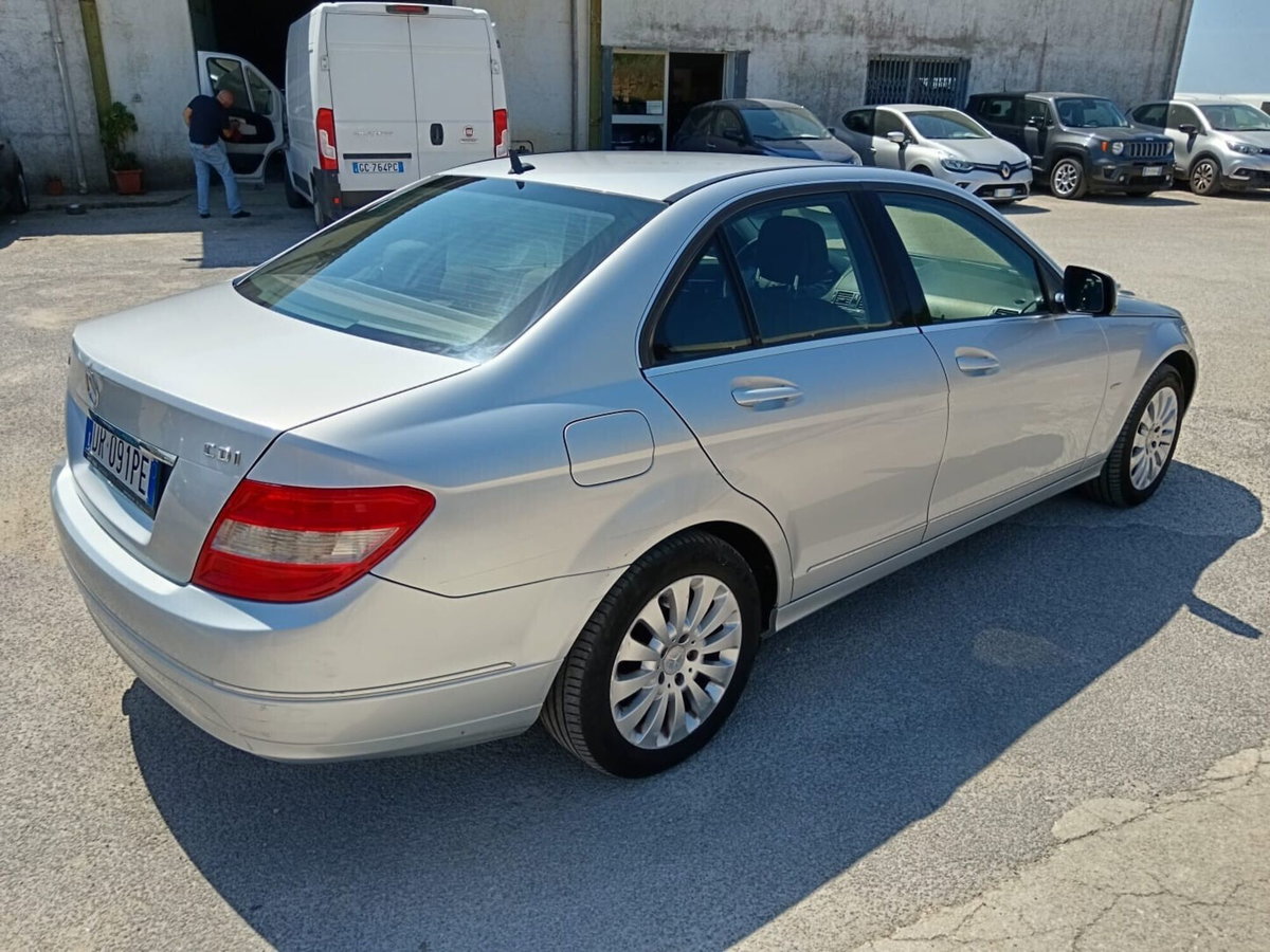 Mercedes-Benz Classe C 220 CDI Elegance (8)