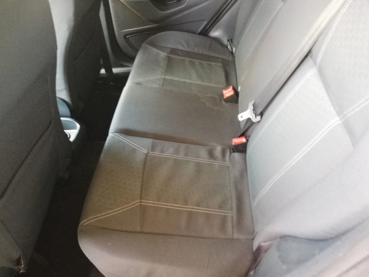 Ford Fiesta 1.4 TDCi 5p. Ghia (10)