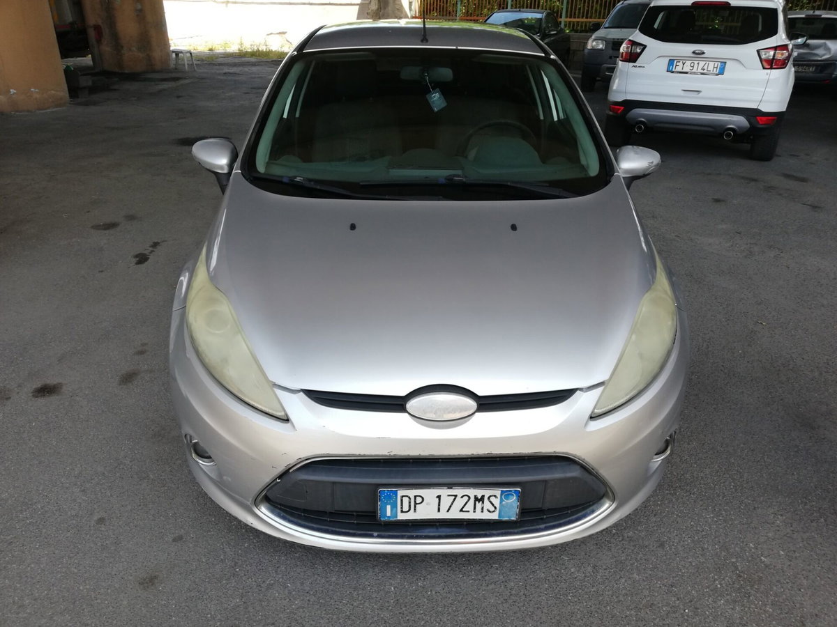 Ford Fiesta 1.4 TDCi 5p. Ghia (2)