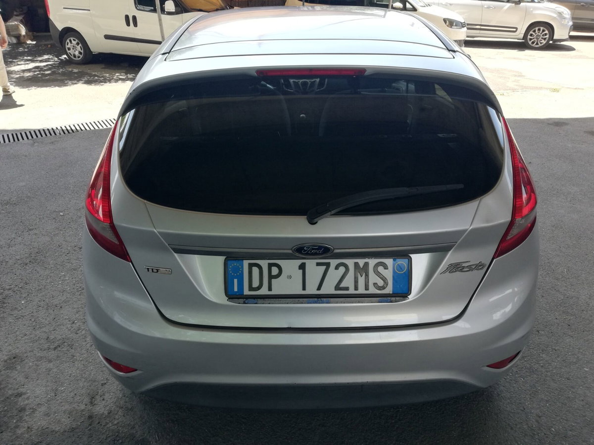 Ford Fiesta 1.4 TDCi 5p. Ghia (5)