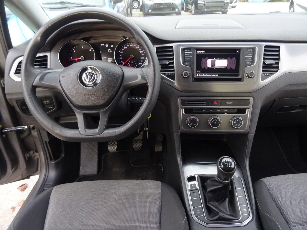 Volkswagen Golf 1.6 TDI 90 CV 5p. Trendline BlueMotion Technology (12)