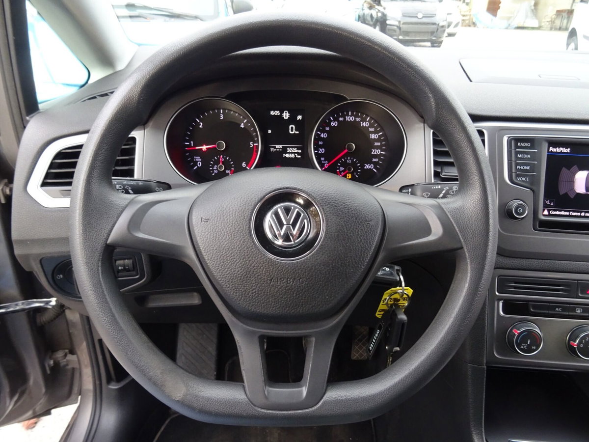 Volkswagen Golf 1.6 TDI 90 CV 5p. Trendline BlueMotion Technology (14)