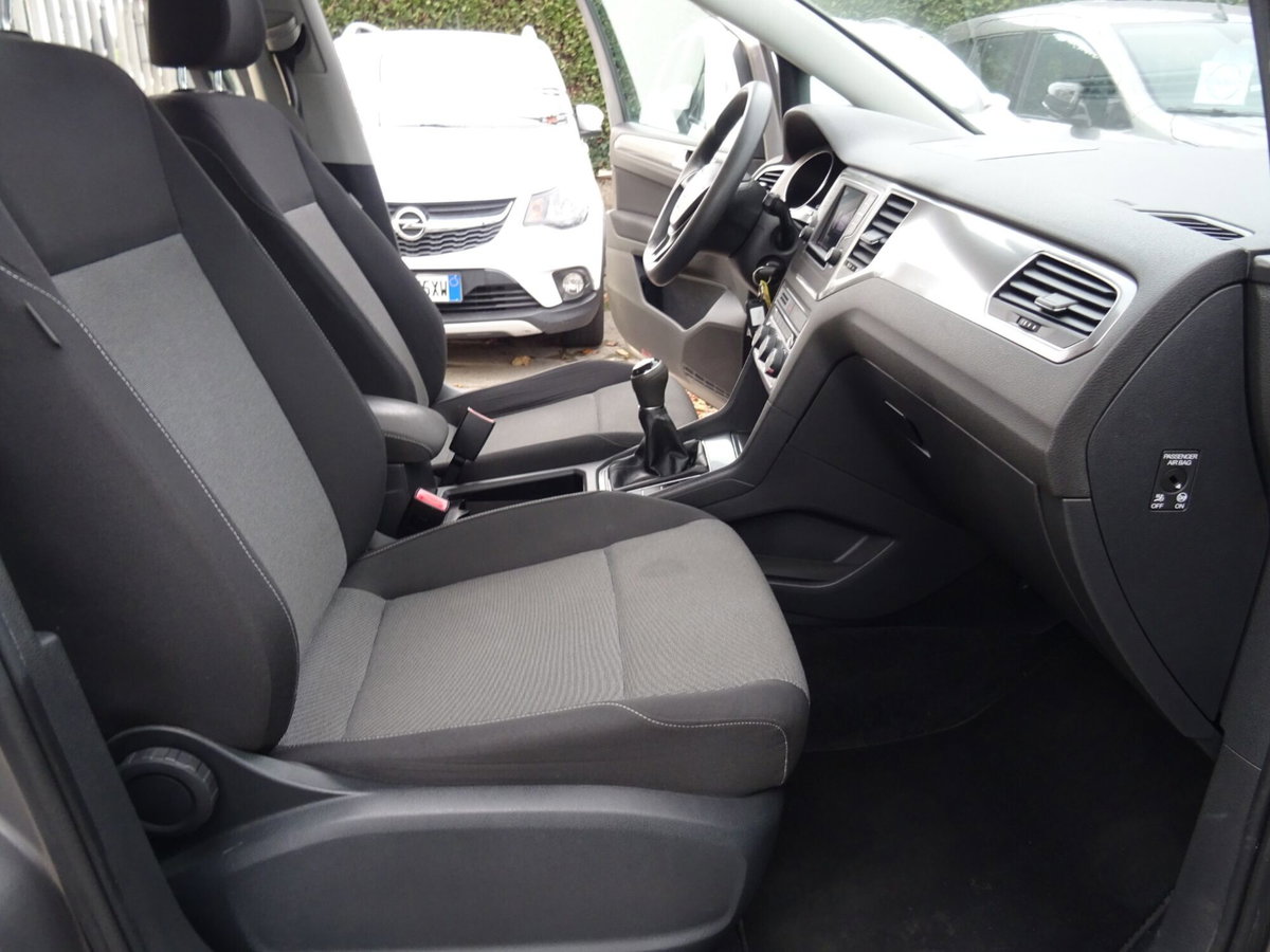 Volkswagen Golf 1.6 TDI 90 CV 5p. Trendline BlueMotion Technology (16)