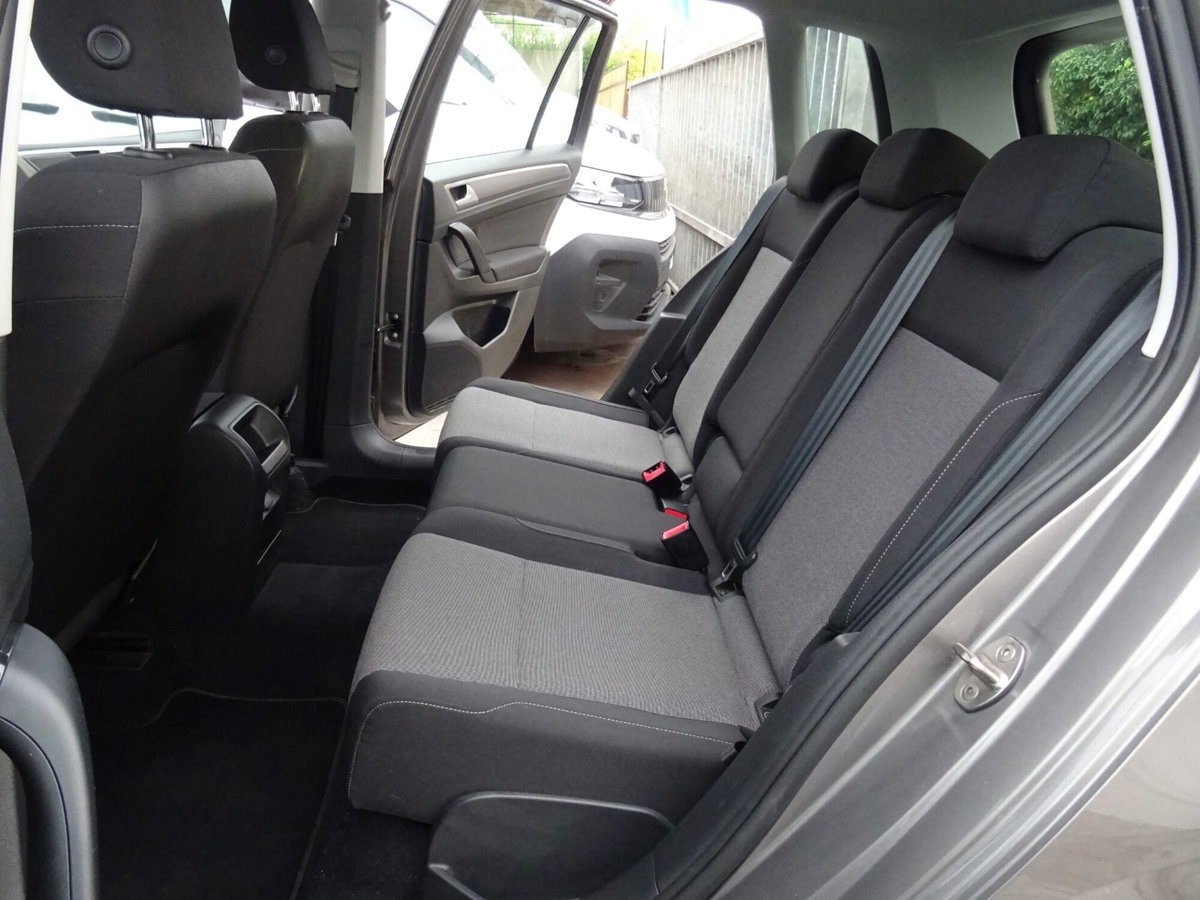 Volkswagen Golf 1.6 TDI 90 CV 5p. Trendline BlueMotion Technology (18)