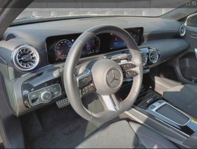Mercedes-Benz Classe A Sedan 180 d AMG Line Premium Plus auto (11)