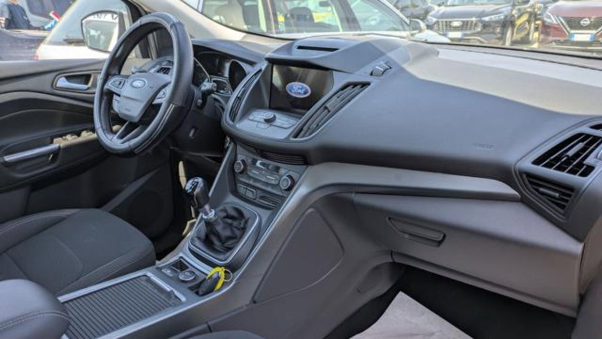 Ford Kuga 1.5 EcoBoost 120 CV 2WD (12)
