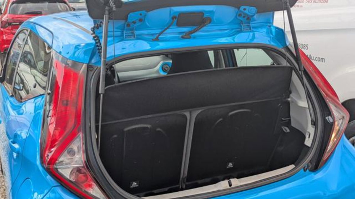 Toyota Aygo X 1.0 Lounge 72cv (5)