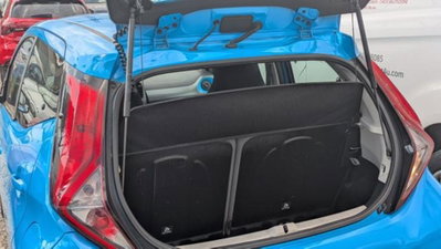 Toyota Aygo X 1.0 Lounge 72cv (5)