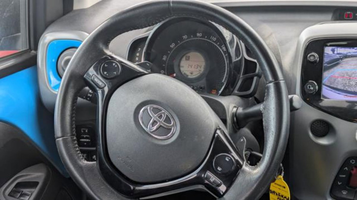 Toyota Aygo X 1.0 Lounge 72cv (8)