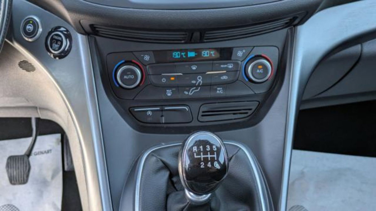 Ford Kuga 1.5 EcoBoost 120 CV 2WD (10)