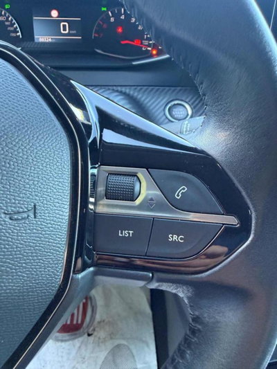 Peugeot 2008 BlueHDi 110 S&S Allure Pack (9)