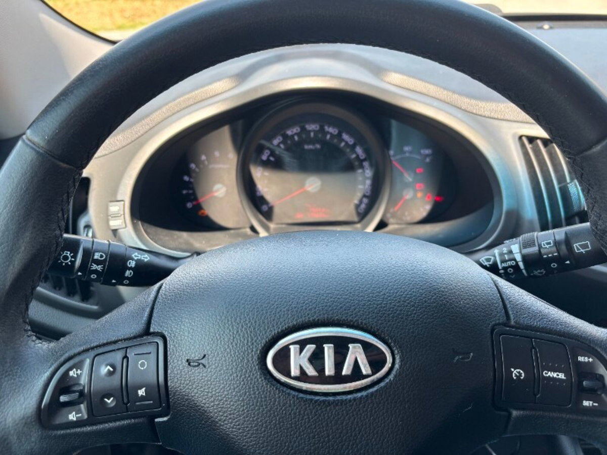 Kia Sportage 2.0 CRDI VGT AWD Active (11)