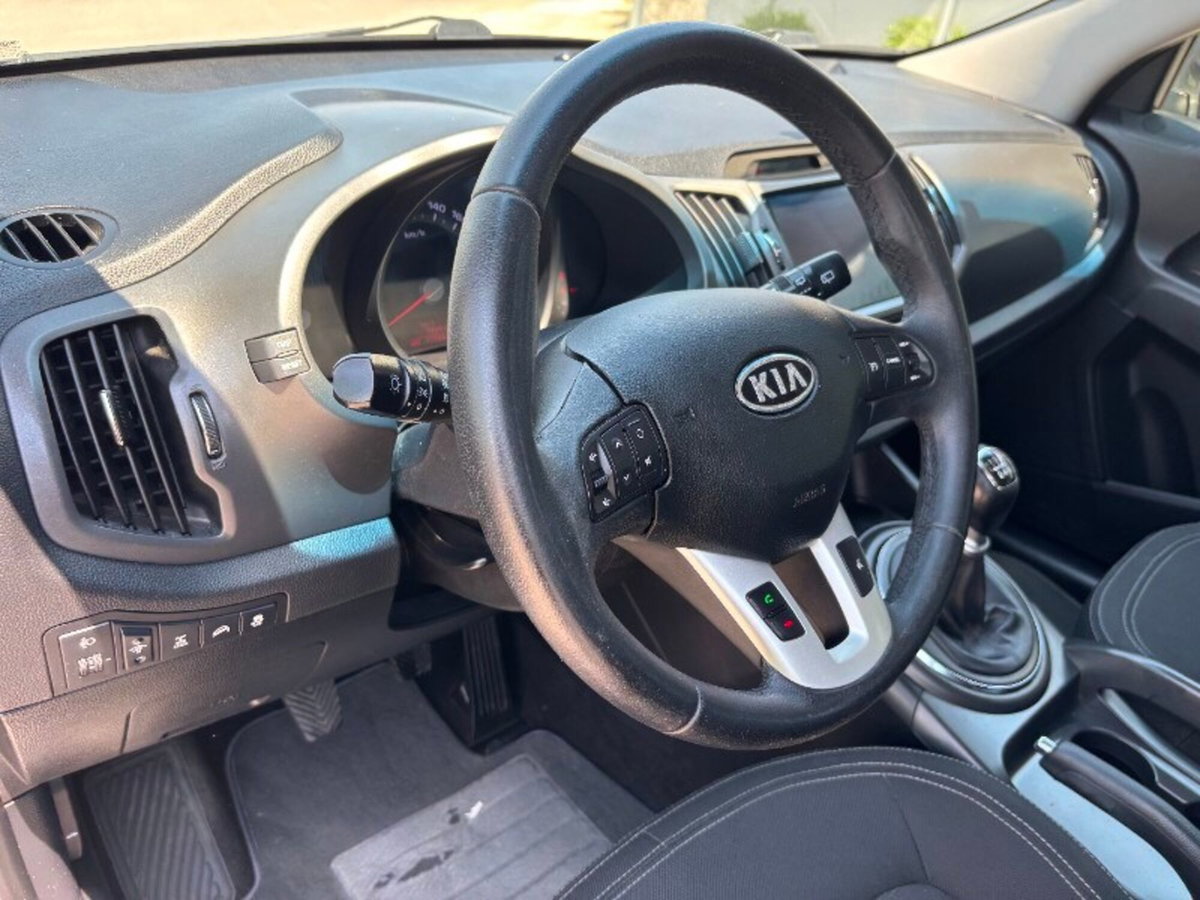 Kia Sportage 2.0 CRDI VGT AWD Active (17)