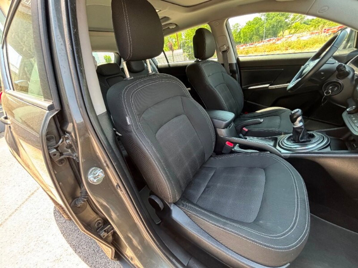 Kia Sportage 2.0 CRDI VGT AWD Active (19)