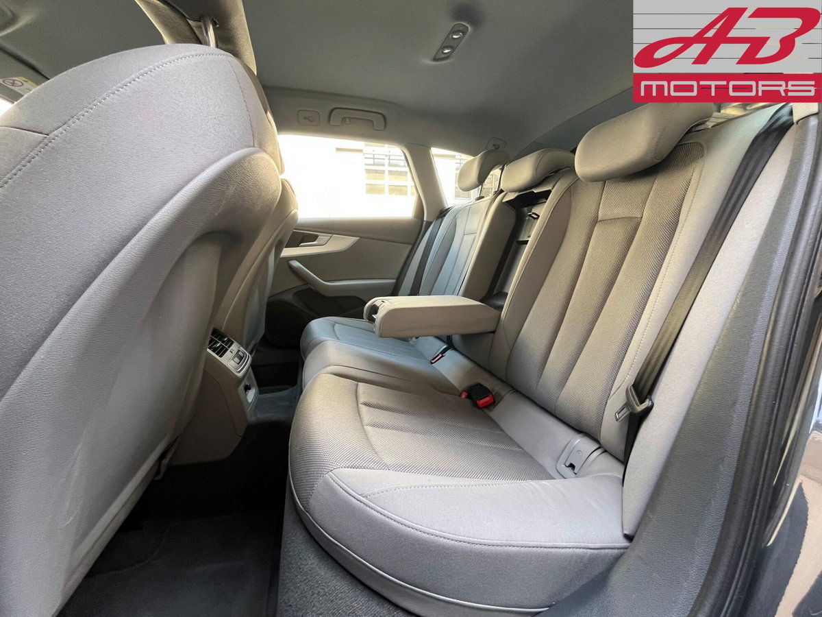 Audi A4 Avant 2.0 TDI 150 CV Business (11)