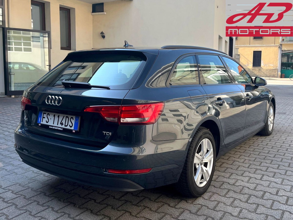 Audi A4 Avant 2.0 TDI 150 CV Business (5)