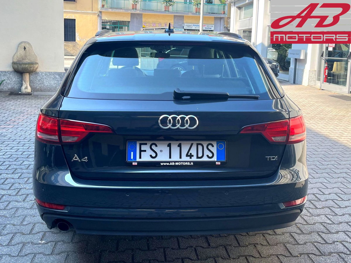 Audi A4 Avant 2.0 TDI 150 CV Business (6)