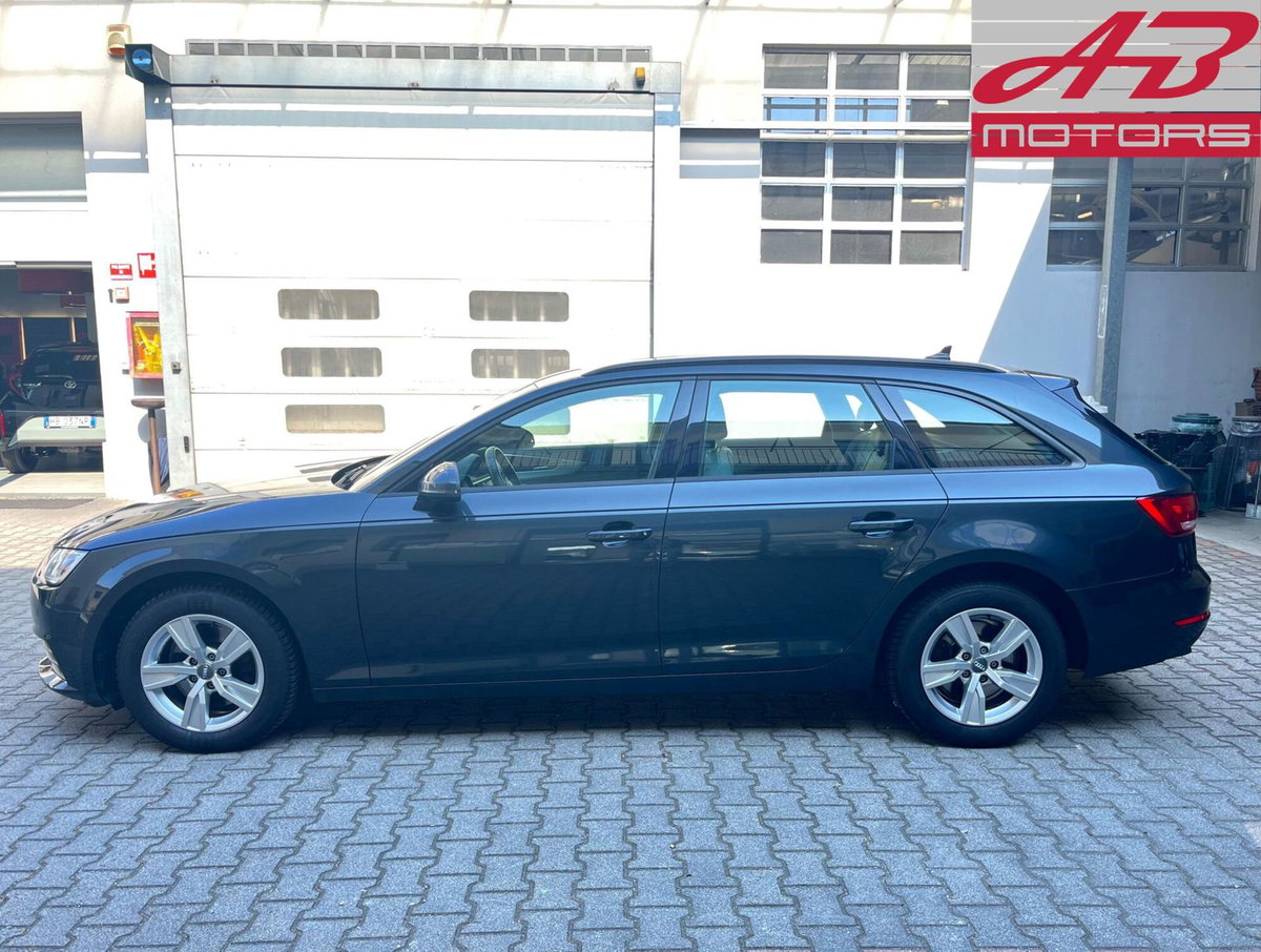 Audi A4 Avant 2.0 TDI 150 CV Business (8)