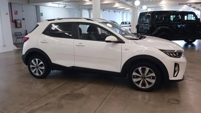 Kia Stonic 1.0 t-gdi mhev Urban 100cv mt (2)