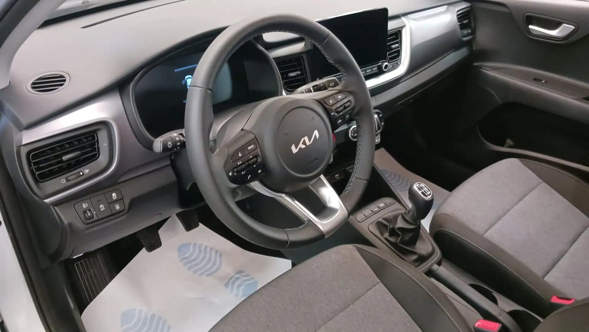 Kia Stonic 1.0 t-gdi mhev Urban 100cv mt (4)
