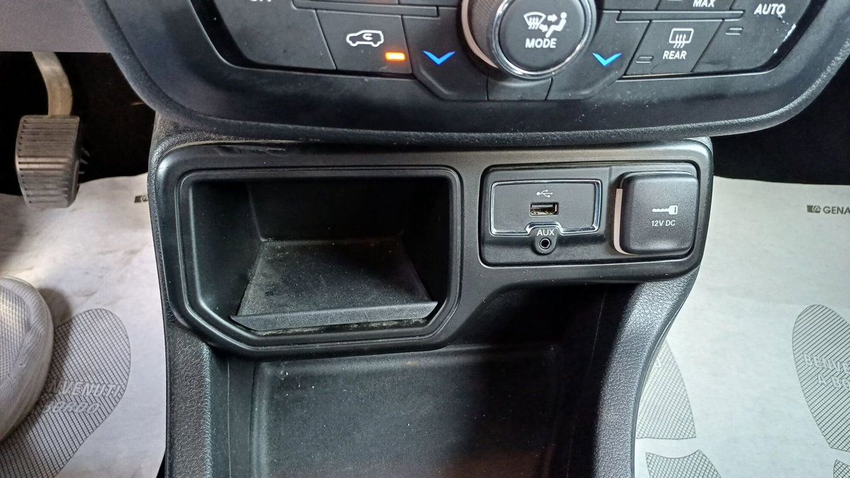 Jeep Renegade 1.4 MultiAir Limited (16)