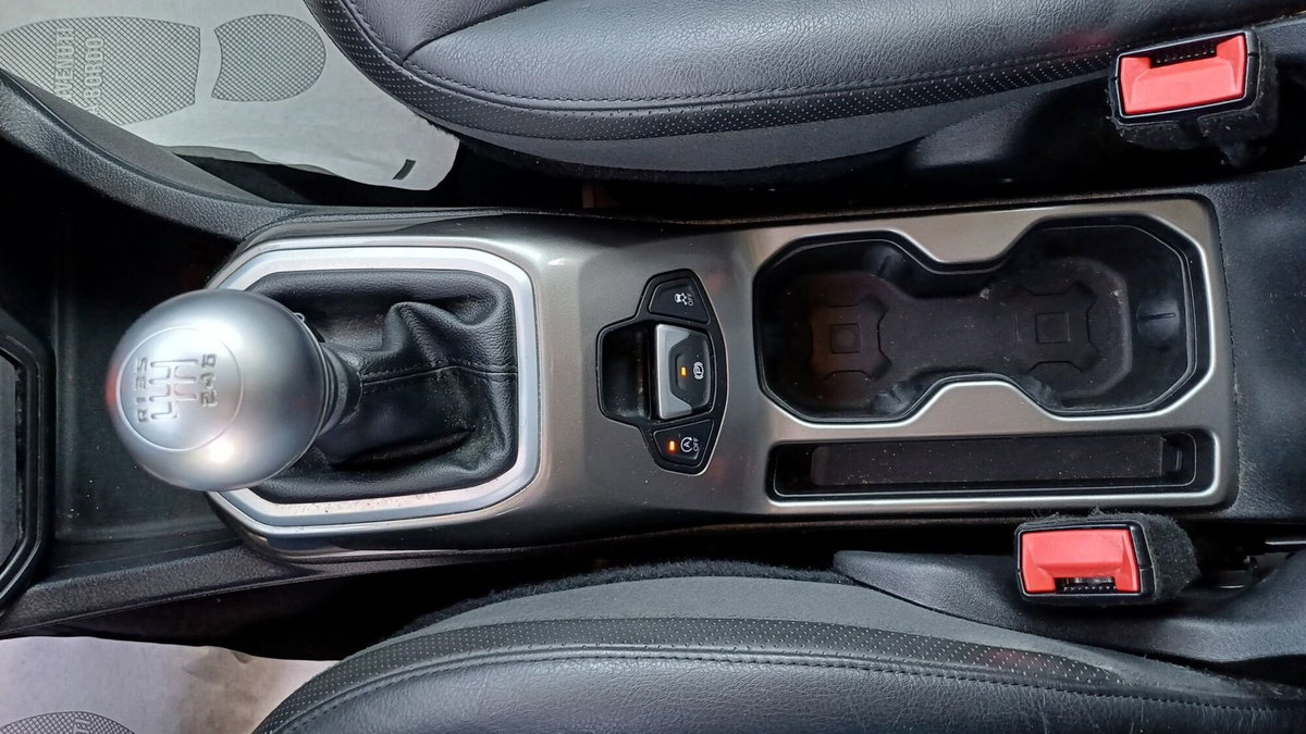 Jeep Renegade 1.4 MultiAir Limited (17)