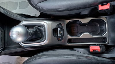 Jeep Renegade 1.4 MultiAir Limited (17)