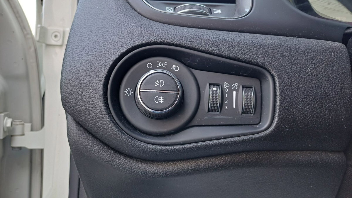 Jeep Renegade 1.4 MultiAir Limited (20)