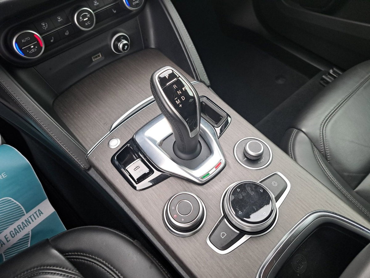 Alfa Romeo Stelvio 2.2 t Intensa Q4 210cv auto (16)