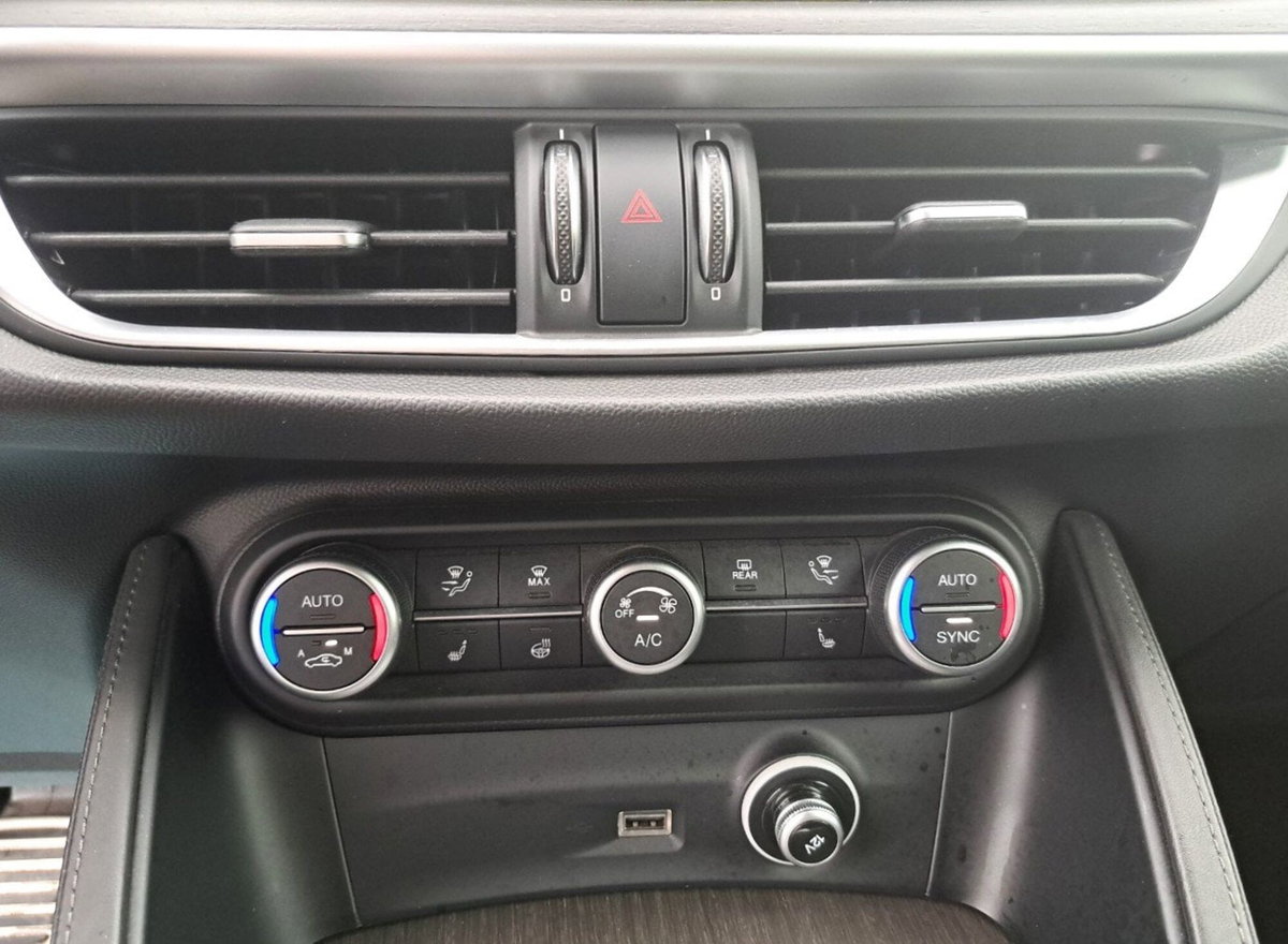 Alfa Romeo Stelvio 2.2 t Intensa Q4 210cv auto (18)